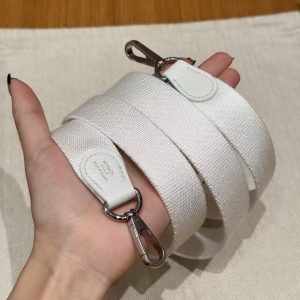 Hermes Evelyne 16 CM Bag Handmade In Taurillon Clemence Leather Sliver Hardware 01 Blanc - Image 4