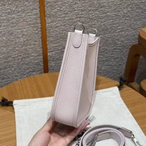 Hermes Evelyne 16 CM Bag Handmade In Taurillon Clemence Leather Silver Hardware 09 Mauve Pale - Image 16