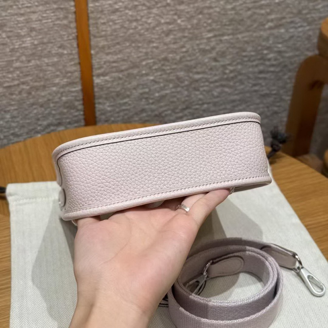 Hermes Evelyne 16 CM Bag Handmade In Taurillon Clemence Leather Silver Hardware 09 Mauve Pale - Image 15