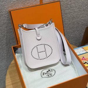 Hermes Evelyne 16 CM Bag Handmade In Taurillon Clemence Leather Silver Hardware 09 Mauve Pale - Image 11