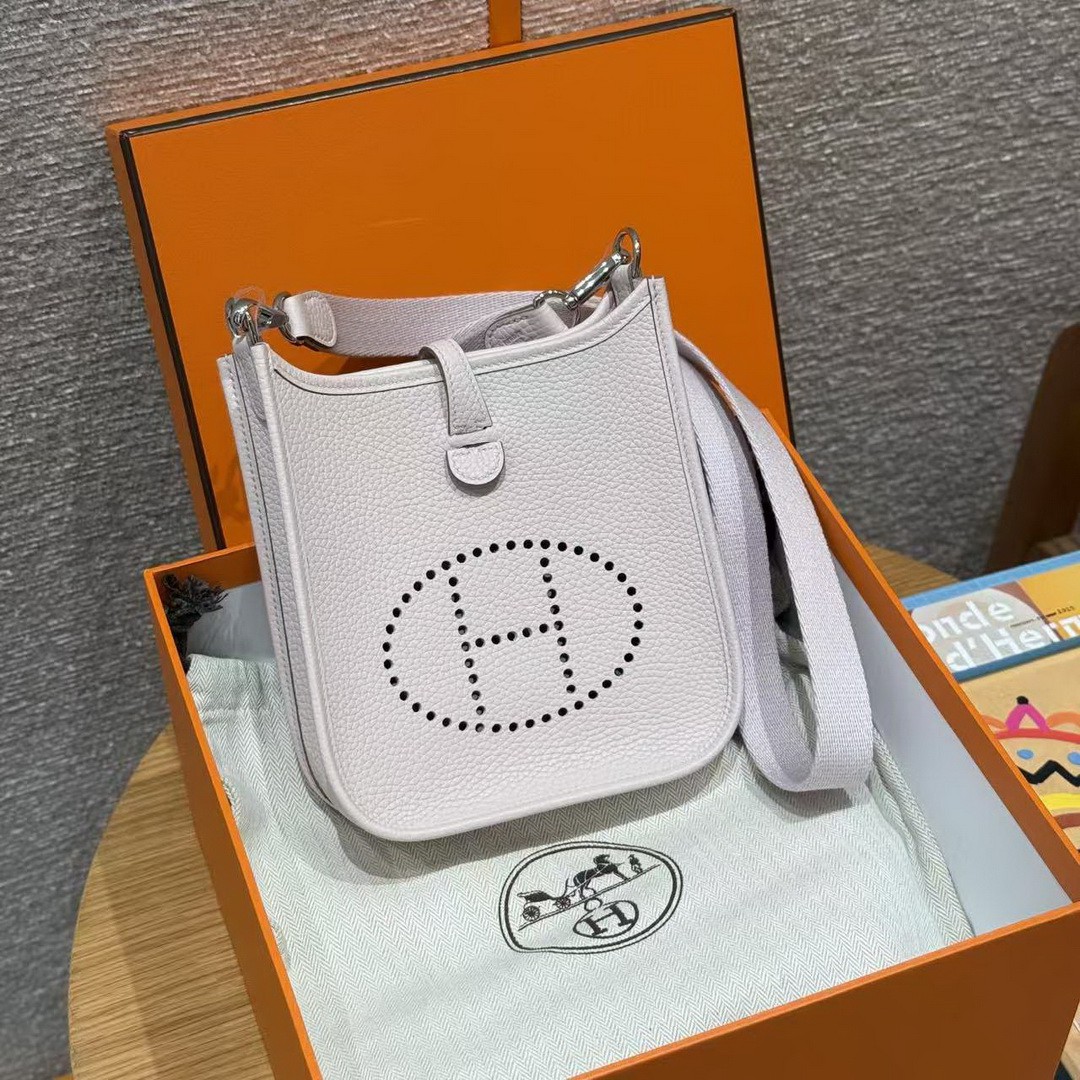 Hermes Evelyne 16 CM Bag Handmade In Taurillon Clemence Leather Silver Hardware 09 Mauve Pale - Image 11