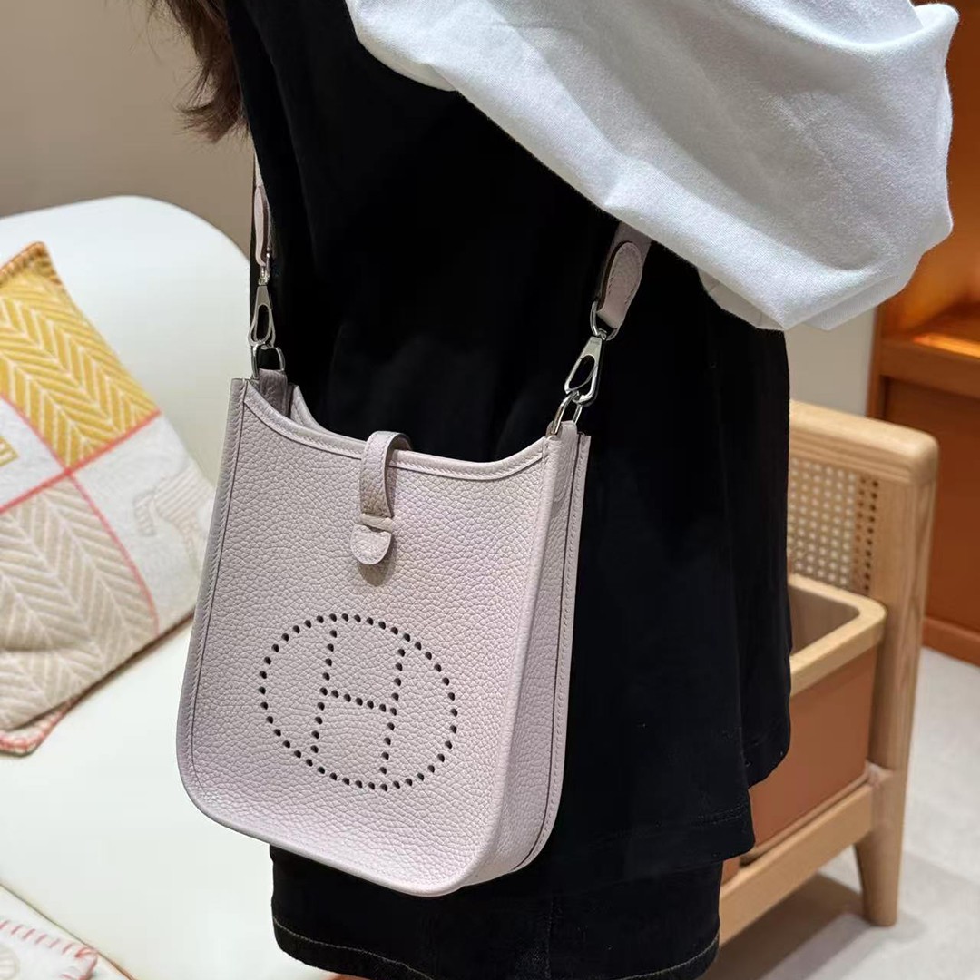 Hermes Evelyne 16 CM Bag Handmade In Taurillon Clemence Leather Silver Hardware 09 Mauve Pale - Image 3