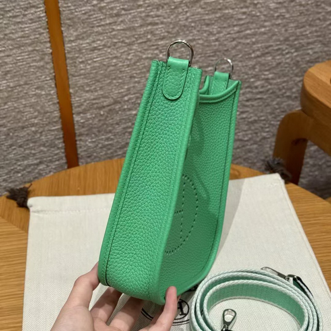 Hermes Evelyne 16 CM Bag Handmade In Epsom Calfskin Leather Sliver Hardware 0T Vert Comics - Image 16