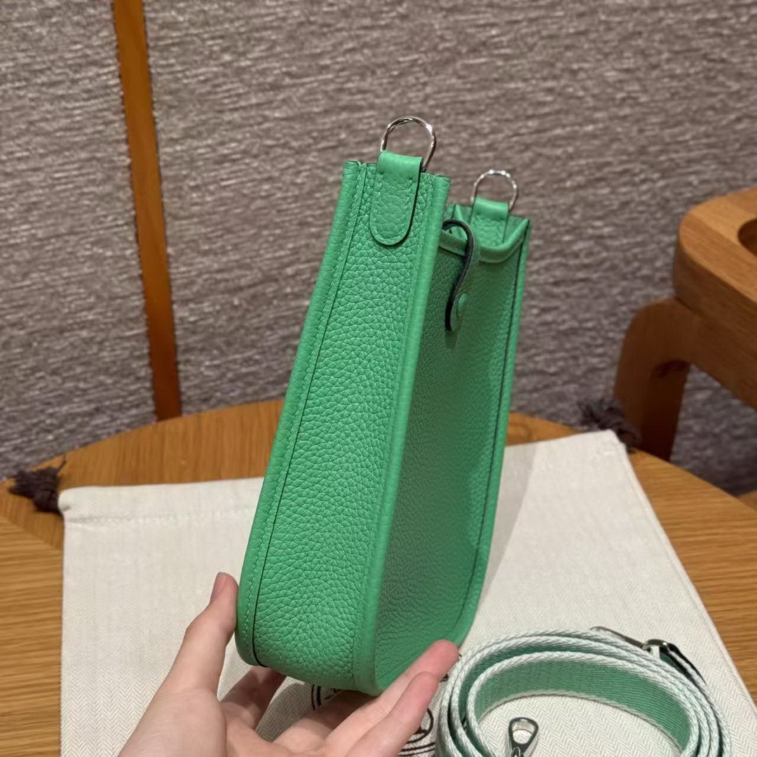 Hermes Evelyne 16 CM Bag Handmade In Epsom Calfskin Leather Sliver Hardware 0T Vert Comics - Image 15