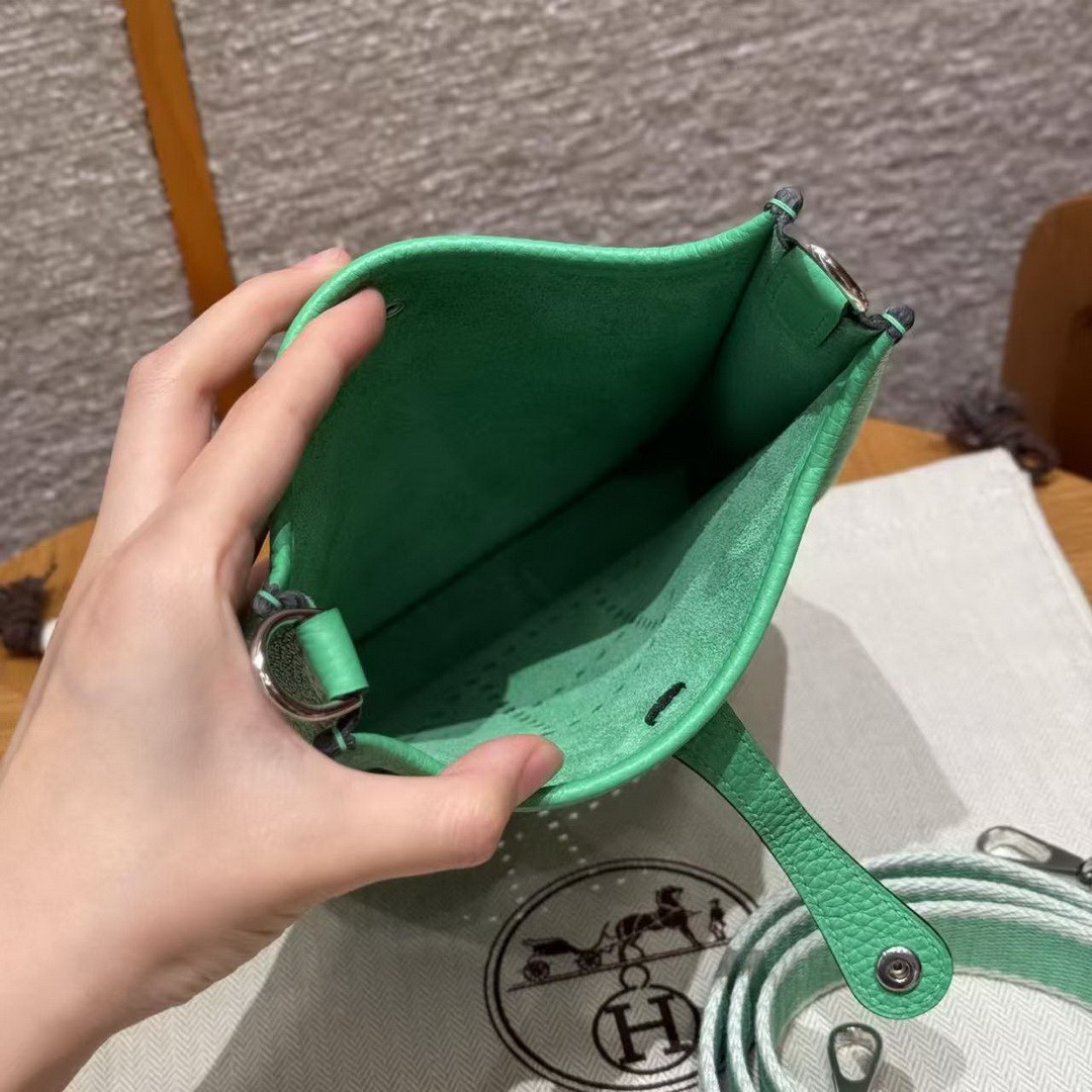 Hermes Evelyne 16 CM Bag Handmade In Epsom Calfskin Leather Sliver Hardware 0T Vert Comics - Image 10