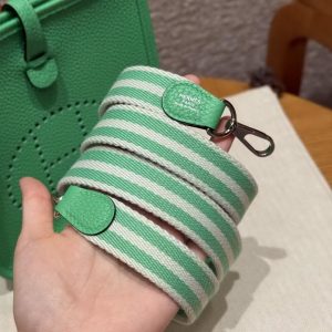Hermes Evelyne 16 CM Bag Handmade In Epsom Calfskin Leather Sliver Hardware 0T Vert Comics - Image 4