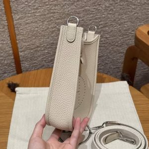 Hermes Evelyne 16 CM Bag Handmade In Taurillon Clemence Leather Silver Hardware 10 Craie - Image 13