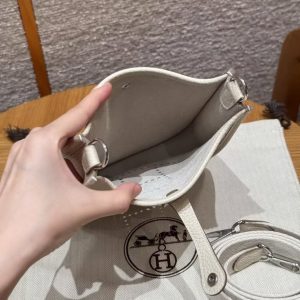 Hermes Evelyne 16 CM Bag Handmade In Taurillon Clemence Leather Silver Hardware 10 Craie - Image 7