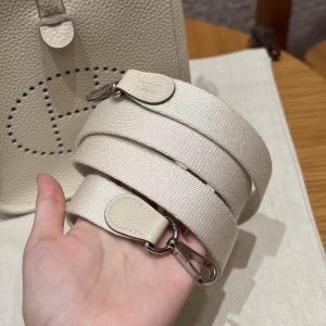 Hermes Evelyne 16 CM Bag Handmade In Taurillon Clemence Leather Silver Hardware 10 Craie - Image 4