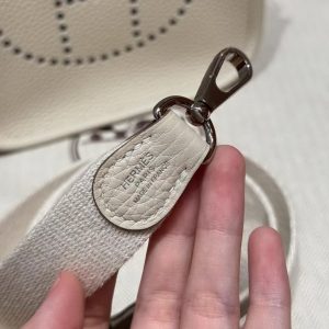 Hermes Evelyne 16 CM Bag Handmade In Taurillon Clemence Leather Silver Hardware 10 Craie - Image 3