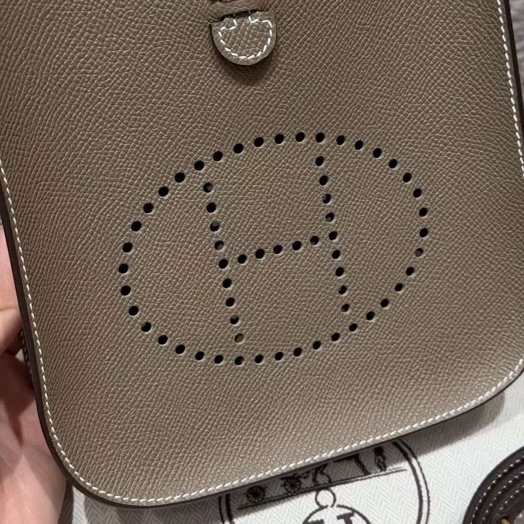 Hermes Evelyne 16 CM Bag Handmade In Epsom Calfskin Leather Gold Hardware 18 Etoupe - Image 14