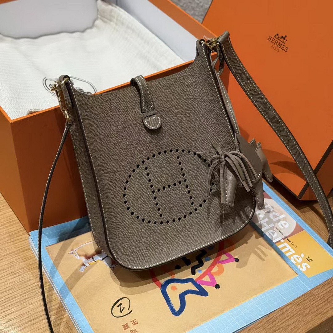 Hermes Evelyne 16 CM Bag Handmade In Epsom Calfskin Leather Gold Hardware 18 Etoupe - Image 12