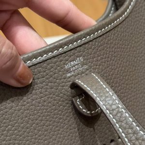 Hermes Evelyne 16 CM Bag Handmade In Taurillon Clemence Leather Silver Hardware 18 Etoupe - Image 16