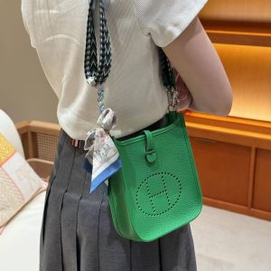 Hermes Evelyne 16 CM Bag Handmade In Taurillon Clemence Leather Silver Hardware 1K Bambou - Image 3