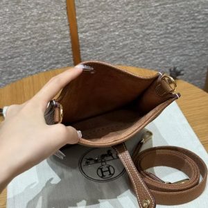 Hermes Evelyne 16 CM Bag Handmade In Taurillon Clemence Leather Gold Hardware 37 Gold - Image 13