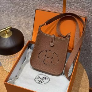 Hermes Evelyne 16 CM Bag Handmade In Taurillon Clemence Leather Gold Hardware 37 Gold - Image 9
