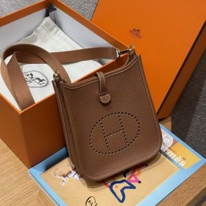 Hermes Evelyne 16 CM Bag Handmade In Taurillon Clemence Leather Gold Hardware 37 Gold - Image 7