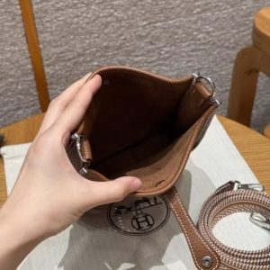 Hermes Evelyne 16 CM Bag Handmade In Taurillon Clemence Leather Silver Hardware 37 Gold - Image 9