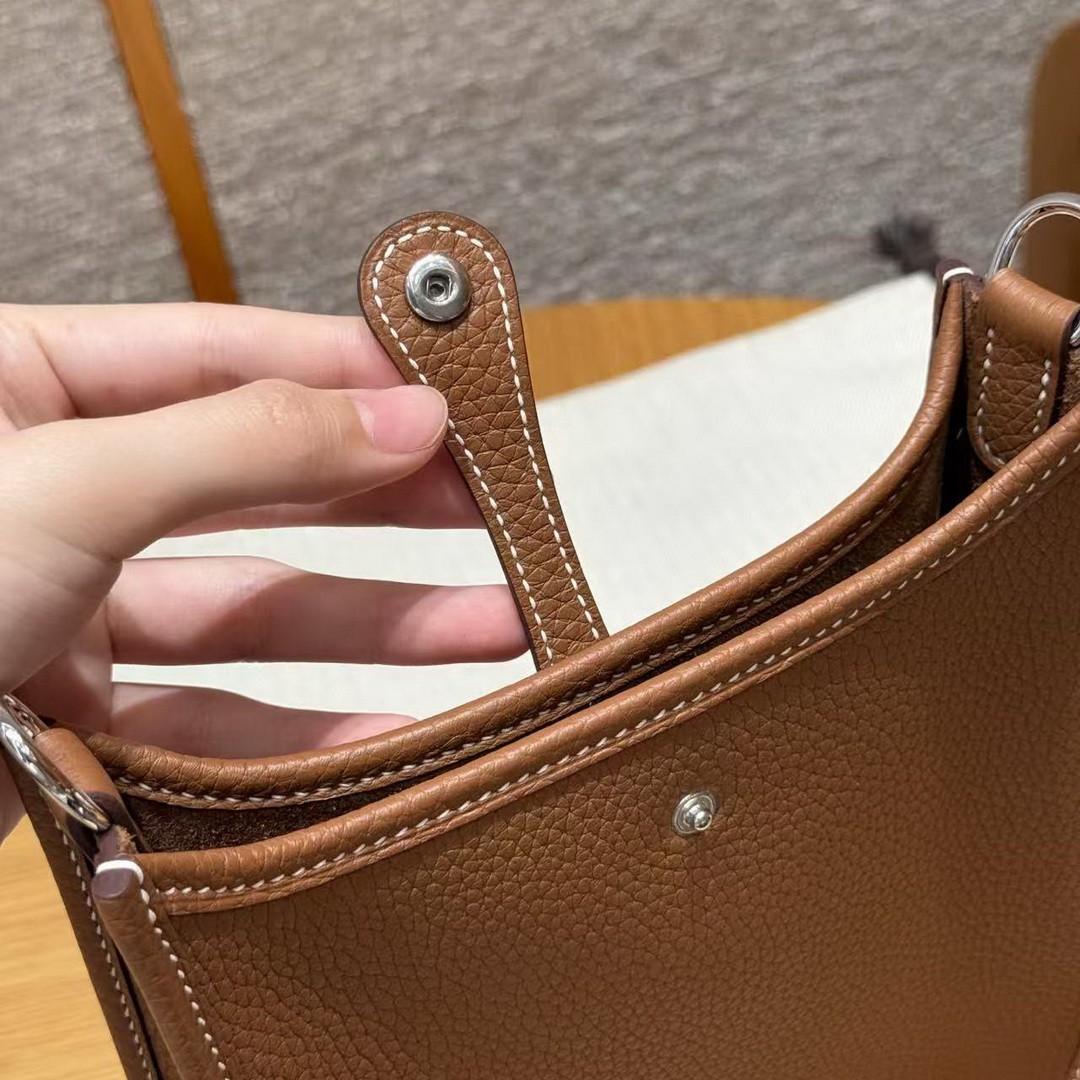 Hermes Evelyne 16 CM Bag Handmade In Taurillon Clemence Leather Silver Hardware 37 Gold - Image 5