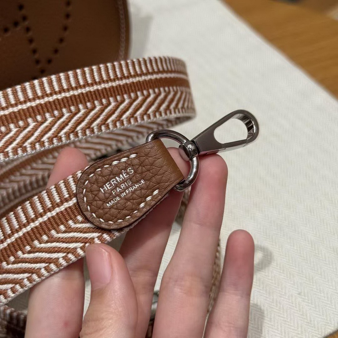 Hermes Evelyne 16 CM Bag Handmade In Taurillon Clemence Leather Silver Hardware 37 Gold - Image 3