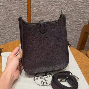 Hermes Evelyne 16 CM Bag Handmade In Taurillon Clemence Leather Gold Hardware 47 Chocolate - Image 2