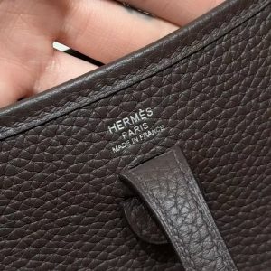 Hermes Evelyne 16 CM Bag Handmade In Taurillon Clemence Leather Gold Hardware 47 Chocolate - Image 14