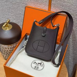 Hermes Evelyne 16 CM Bag Handmade In Taurillon Clemence Leather Gold Hardware 47 Chocolate - Image 11