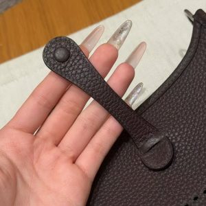 Hermes Evelyne 16 CM Bag Handmade In Taurillon Clemence Leather Gold Hardware 47 Chocolate - Image 6