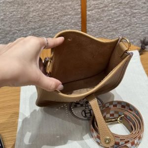 Hermes Evelyne 16 CM Bag Handmade In Epsom Calfskin Leather Gold Hardware 4B Biscuit - Image 13