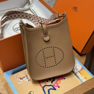 Hermes Evelyne 16 CM Bag Handmade In Epsom Calfskin Leather Gold Hardware 4B Biscuit - Image 6