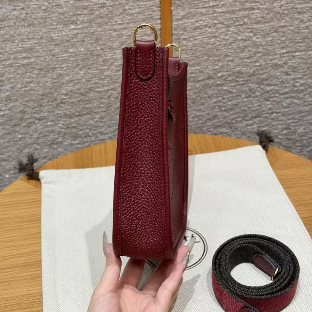 Hermes Evelyne 16 CM Bag Handmade In Taurillon Clemence Leather Gold Hardware 55 Rouge H - Image 19