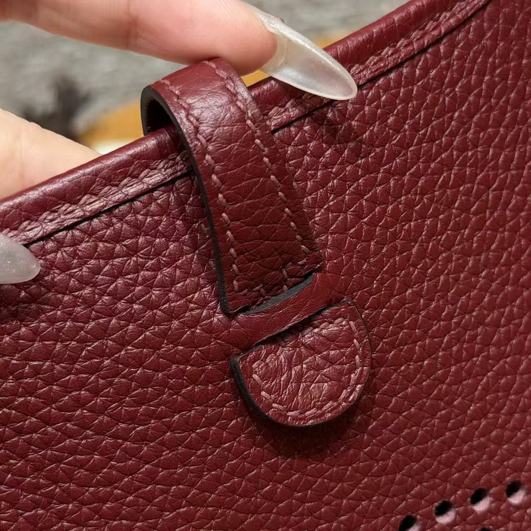 Hermes Evelyne 16 CM Bag Handmade In Taurillon Clemence Leather Gold Hardware 55 Rouge H - Image 12