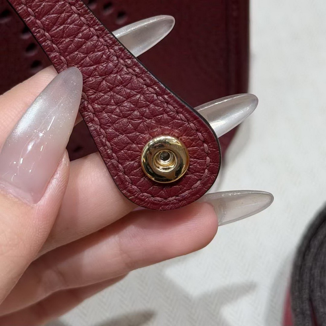Hermes Evelyne 16 CM Bag Handmade In Taurillon Clemence Leather Gold Hardware 55 Rouge H - Image 6