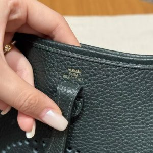 Hermes Evelyne 16 CM Bag Handmade In Taurillon Clemence Leather Gold Hardware 60 Vert Cypres - Image 12