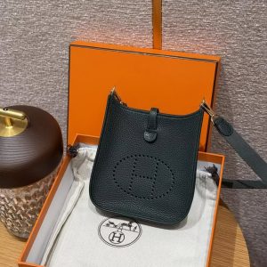 Hermes Evelyne 16 CM Bag Handmade In Taurillon Clemence Leather Gold Hardware 60 Vert Cypres - Image 10
