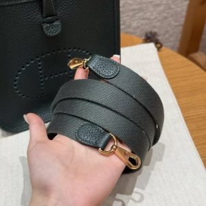 Hermes Evelyne 16 CM Bag Handmade In Taurillon Clemence Leather Gold Hardware 60 Vert Cypres - Image 5