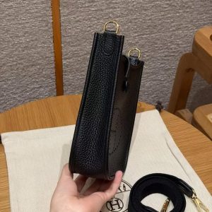 Hermes Evelyne 16 CM Bag Handmade In Taurillon Clemence Leather Gold Hardware 89 Noir - Image 17