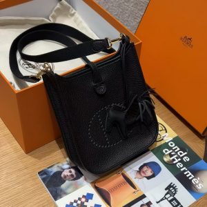 Hermes Evelyne 16 CM Bag Handmade In Taurillon Clemence Leather Gold Hardware 89 Noir - Image 9