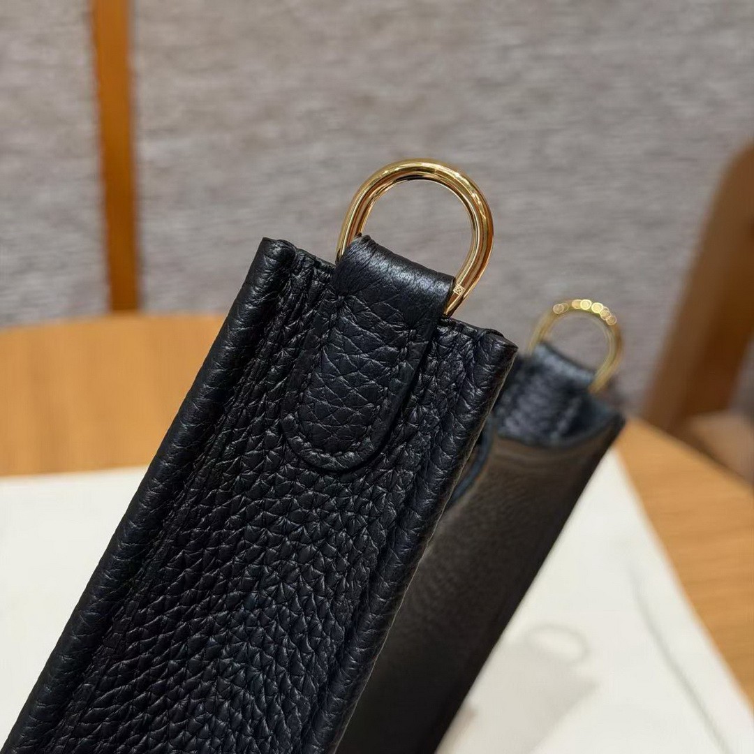Hermes Evelyne 16 CM Bag Handmade In Taurillon Clemence Leather Gold Hardware 89 Noir - Image 7