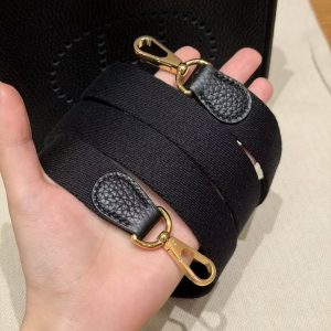 Hermes Evelyne 16 CM Bag Handmade In Taurillon Clemence Leather Gold Hardware 89 Noir - Image 4