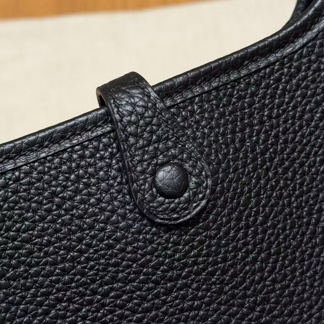 Hermes Evelyne 16 CM Bag Handmade In Taurillon Clemence Leather Silver Hardware 89 Noir - Image 8