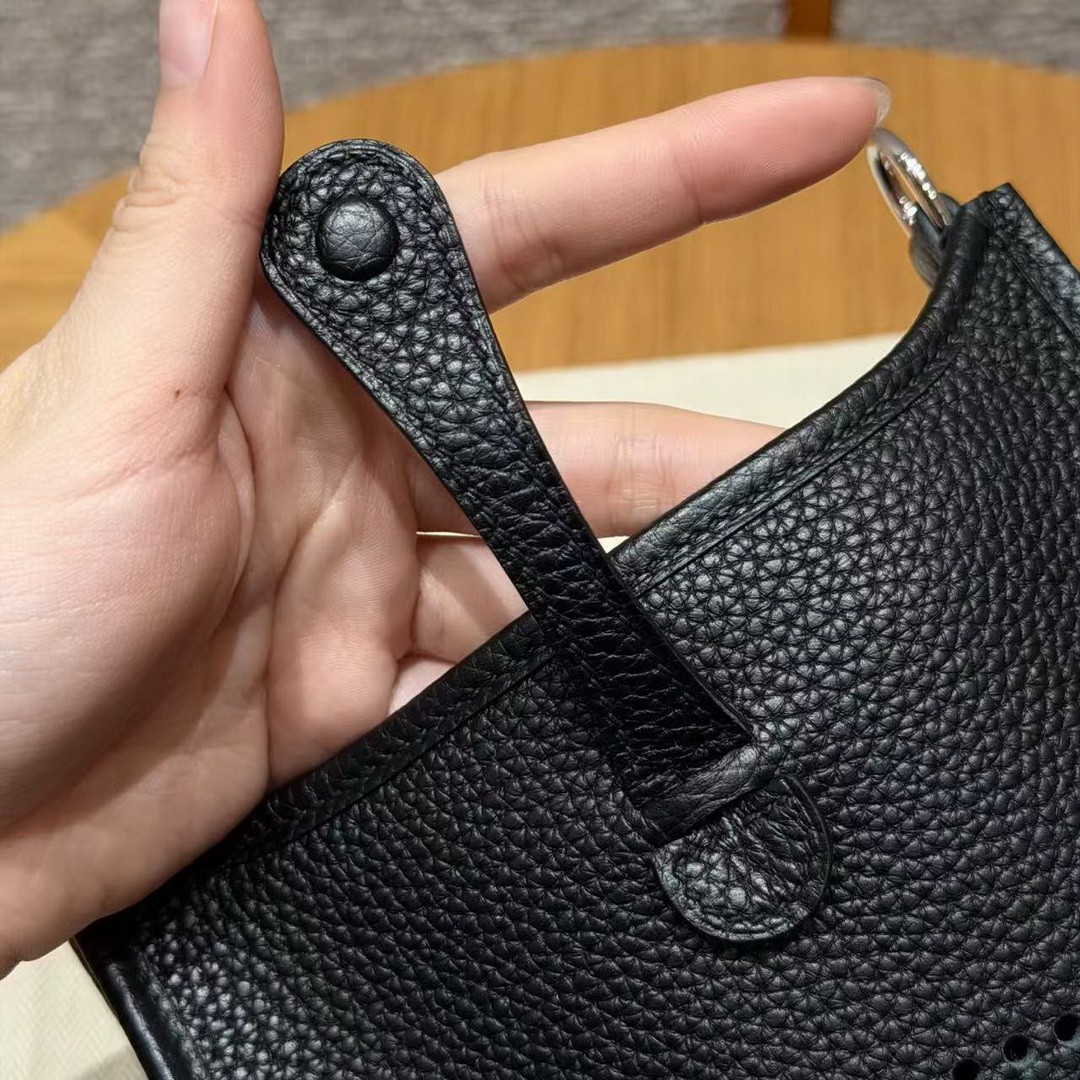 Hermes Evelyne 16 CM Bag Handmade In Taurillon Clemence Leather Silver Hardware 89 Noir - Image 5