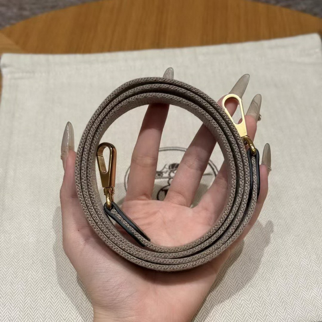 Hermes Evelyne 16 CM Bag Handmade In Taurillon Clemence Leather Gold Hardware 8Q Beige Marfa - Image 15
