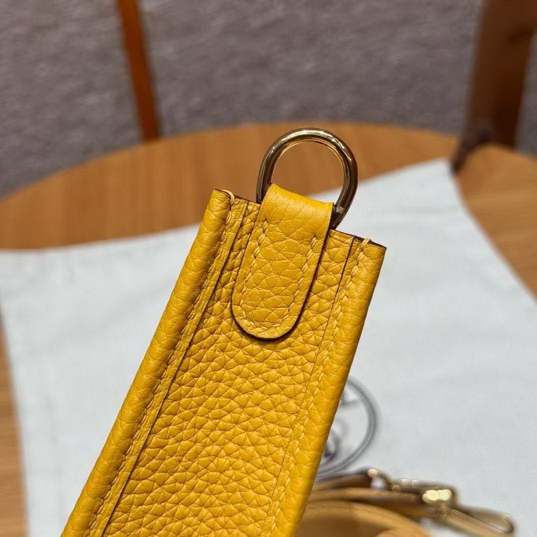 Hermes Evelyne 16 CM Bag Handmade In Taurillon Clemence Leather Gold Hardware 9D Jaune Amber - Image 9