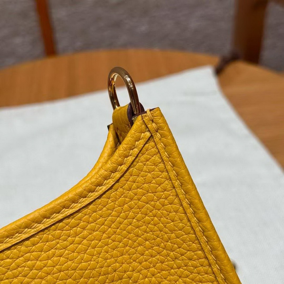 Hermes Evelyne 16 CM Bag Handmade In Taurillon Clemence Leather Gold Hardware 9D Jaune Amber - Image 8
