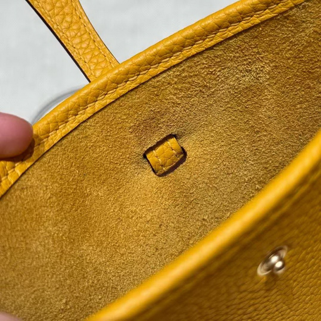 Hermes Evelyne 16 CM Bag Handmade In Taurillon Clemence Leather Gold Hardware 9D Jaune Amber - Image 6