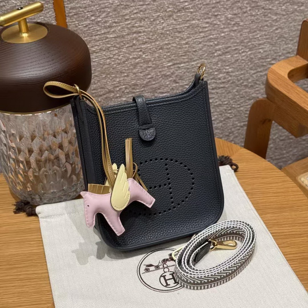 Hermes Evelyne 16 CM Bag Handmade In Epsom Calfskin Leather Gold Hardware H0 Gigs Misty - Image 4