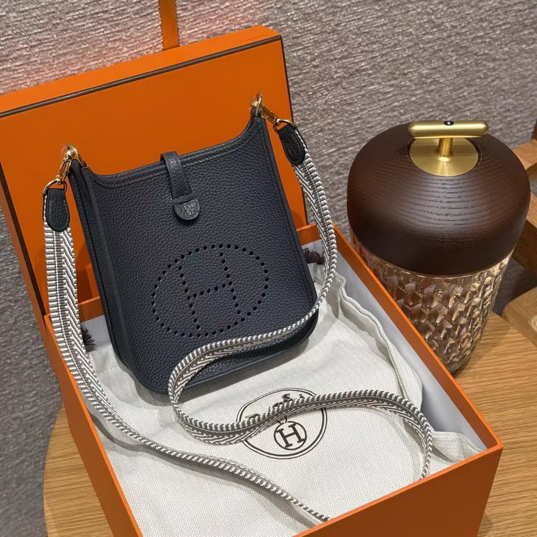 Hermes Evelyne 16 CM Bag Handmade In Epsom Calfskin Leather Gold Hardware H0 Gigs Misty - Image 3