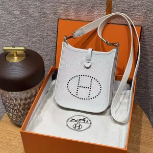 Hermes Evelyne 16 CM Bag Handmade In Taurillon Clemence Leather Silver Hardware M4 Girs Pale - Image 10