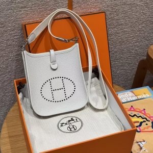 Hermes Evelyne 16 CM Bag Handmade In Taurillon Clemence Leather Silver Hardware M4 Girs Pale - Image 9